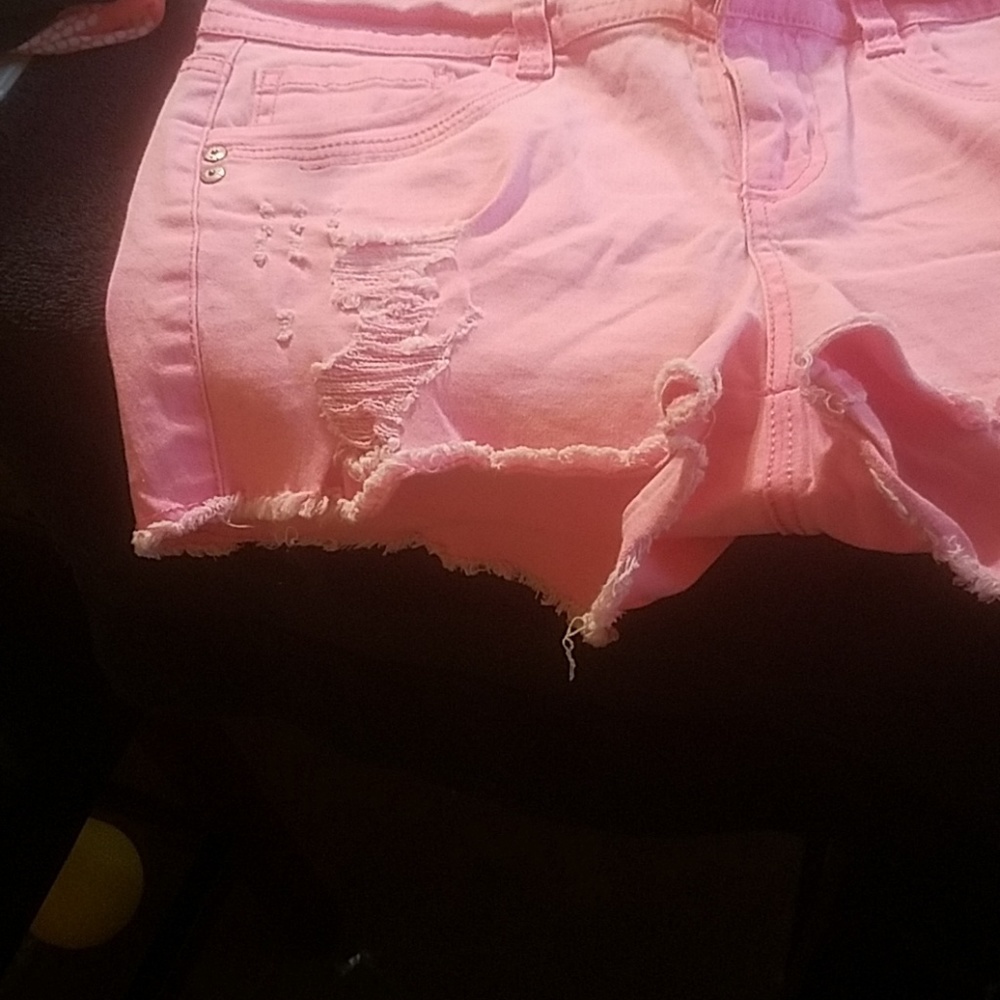 short - Picture 2 of 4
